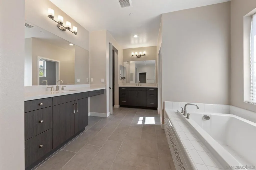 1525 Manzanita Hollows, Vista, California 92084 home-pic-27